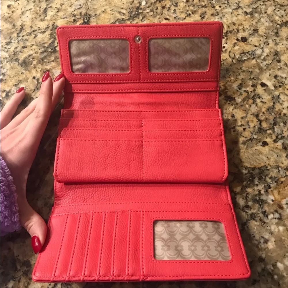 Red Wallet - Picture 4 of 6